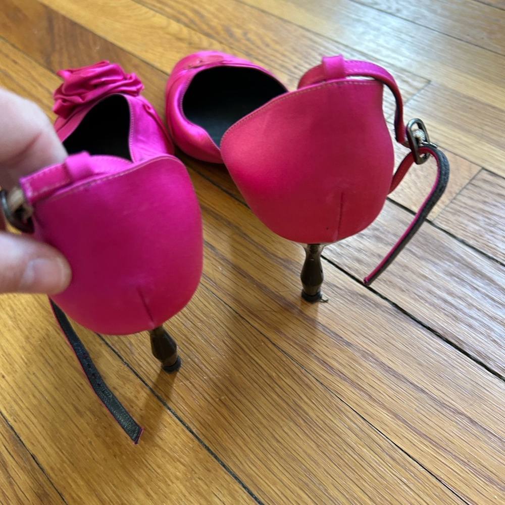 Marc Jacobs fuschia kitten heels